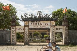 Cổng Tam quan Chùa Linh ấn