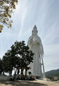 Tượng phật Chùa Linh Ẩn