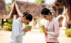 Học cúi đầu