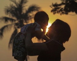 CÂU CHUYỆN LÀM MẸ